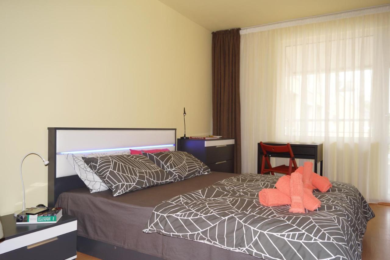 Spacious 2Bdr - Free Parking - Walk Everywhere - 300 Mbps Wifi Βάρνα Εξωτερικό φωτογραφία