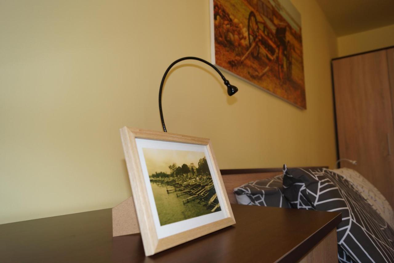 Spacious 2Bdr - Free Parking - Walk Everywhere - 300 Mbps Wifi Βάρνα Εξωτερικό φωτογραφία