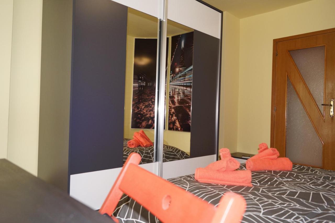 Spacious 2Bdr - Free Parking - Walk Everywhere - 300 Mbps Wifi Βάρνα Εξωτερικό φωτογραφία