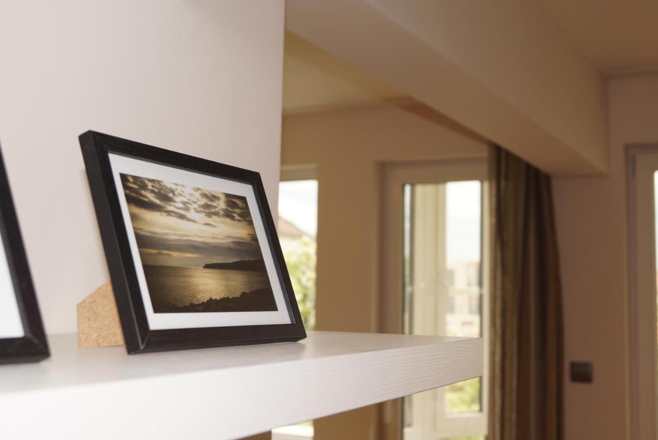 Spacious 2Bdr - Free Parking - Walk Everywhere - 300 Mbps Wifi Βάρνα Εξωτερικό φωτογραφία